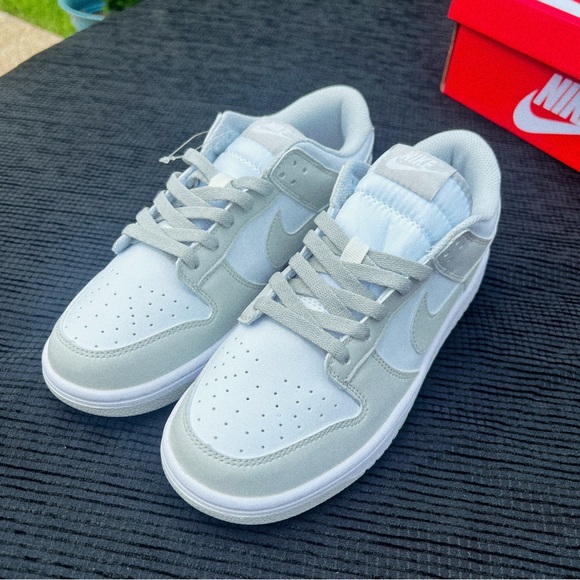 Nike Dunk Low Retro Grey Fog Retro Casual
Sneaker Grey {SIZE 8.5} 🔥😶‍🌫️ - Picture 8 of 12